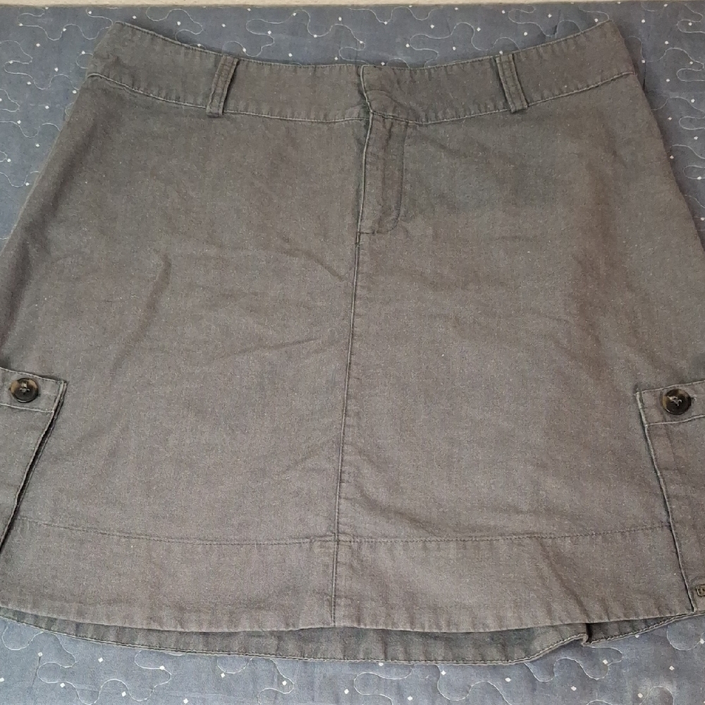 Merrell Gray Casual Skirt with Button Accents size 12
